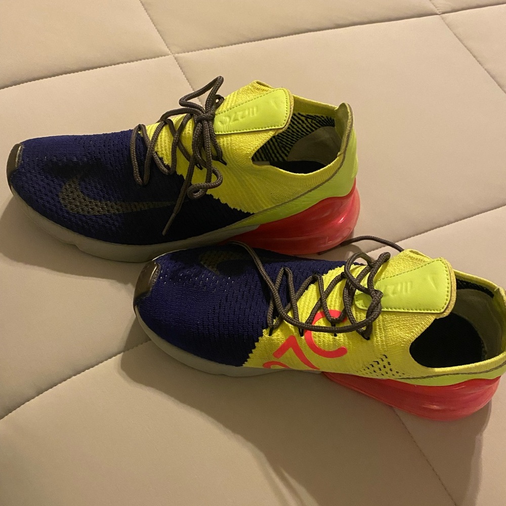 Nike 270